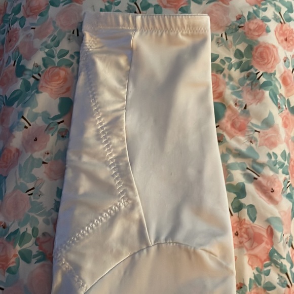 Vintage SHAPEWEAR by Cupid White Size Medium - Picture 2 of 11